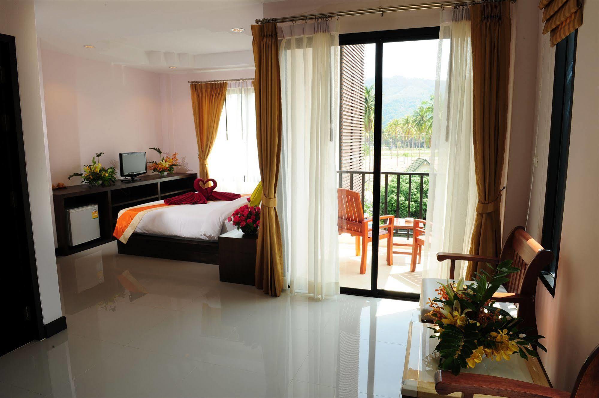 Ice Kamala Beach Hotel Εξωτερικό φωτογραφία